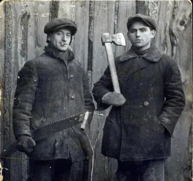  [Pessah Avrahami working as a lumberjack]